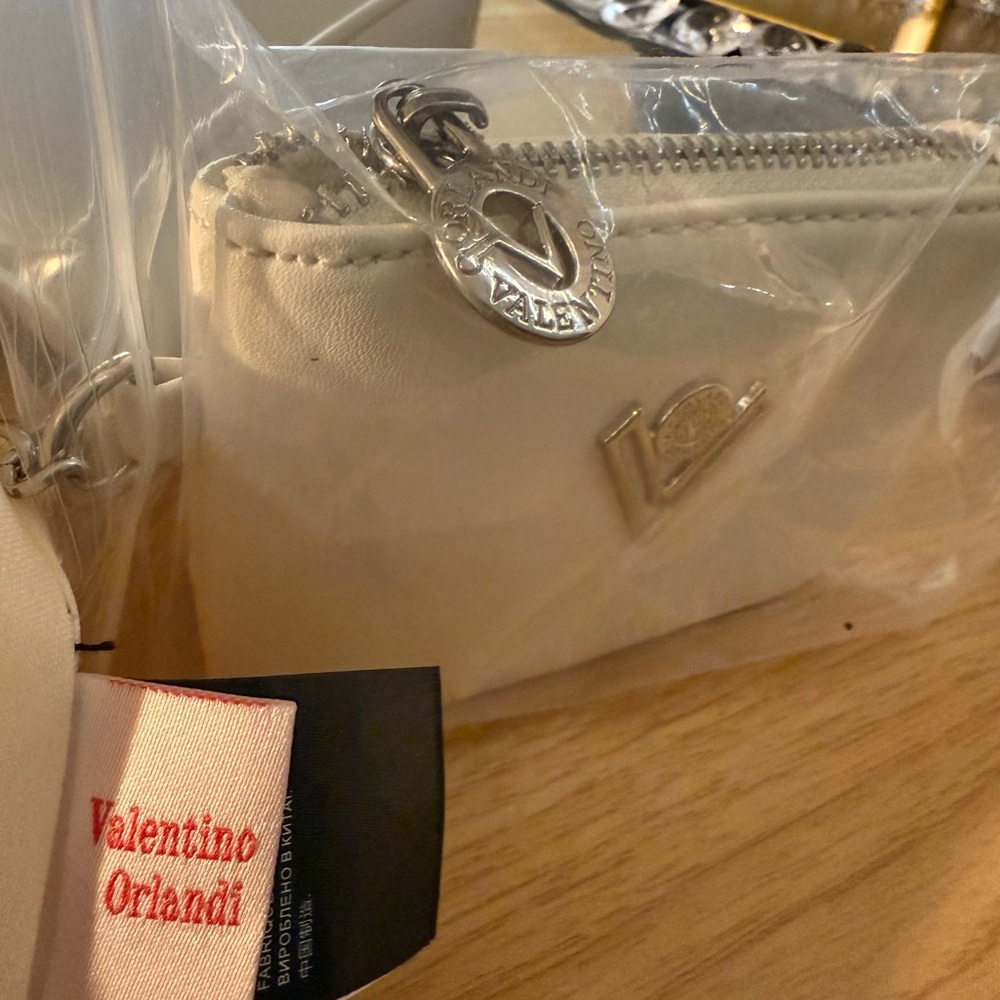 NWT Snow White Valentino Orlandi Handbag and Coin Purse Retail $289 - Picture 11 of 14